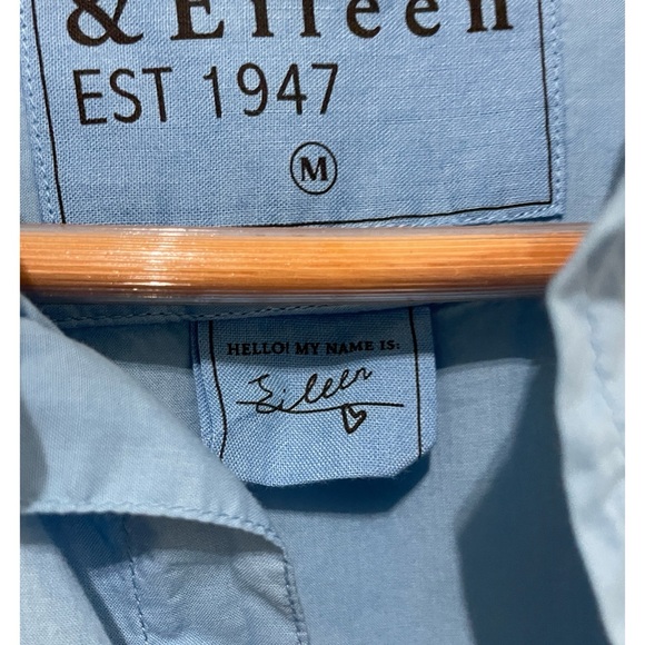 Frank & Eileen Blue Button Down V-neck Shirt, Size M - Picture 3 of 9